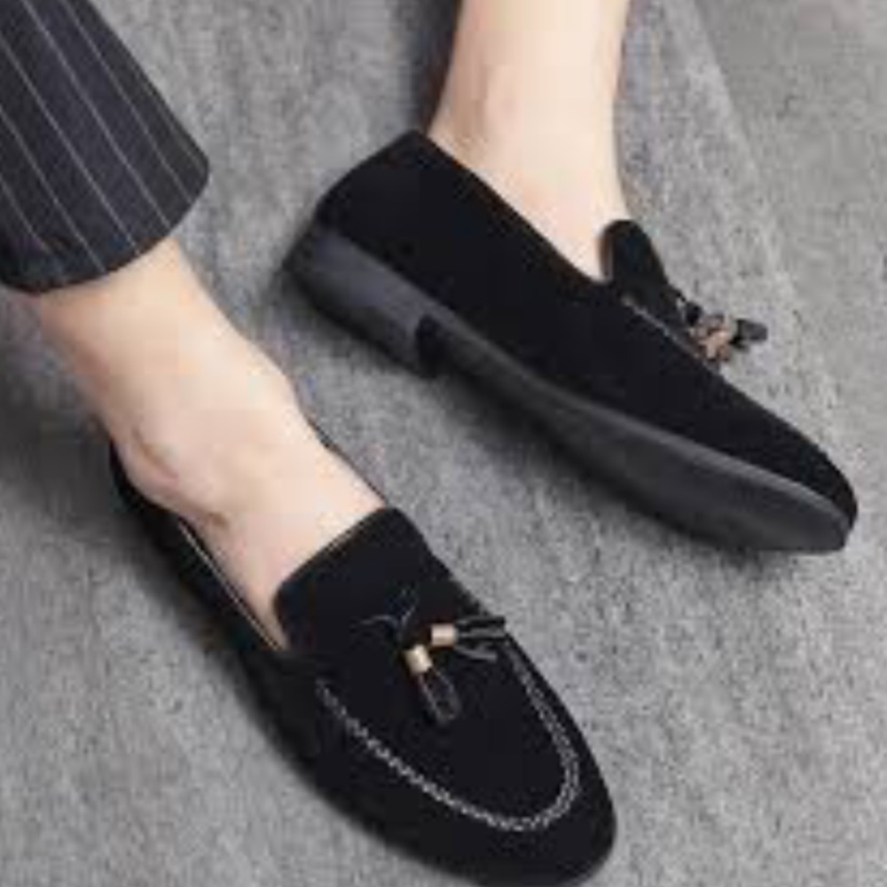 Oh Deer! “Swing” Suede Loafers with Tassels and Wooden Beads. Size 10